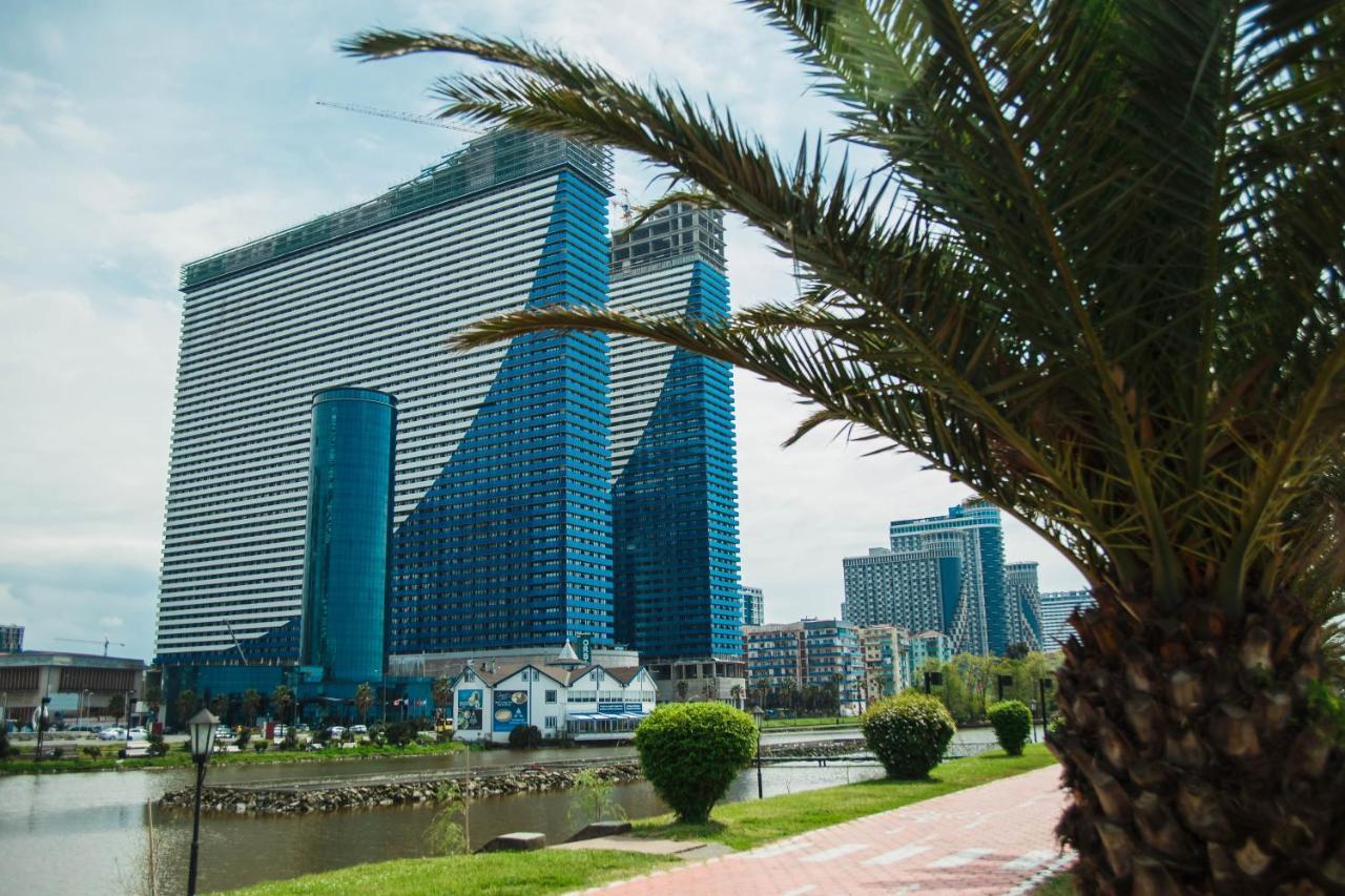 V. Orbi City Lägenhet Batumi Exteriör bild