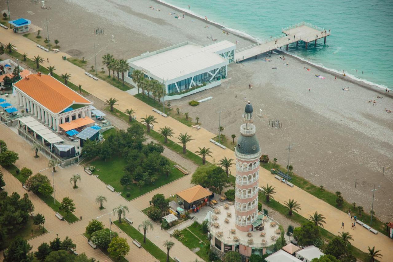 V. Orbi City Lägenhet Batumi Exteriör bild